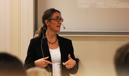 Den 4 december höll Cecilia Bjursell sin docentföreläsning vid Högskolan i Jönköping.